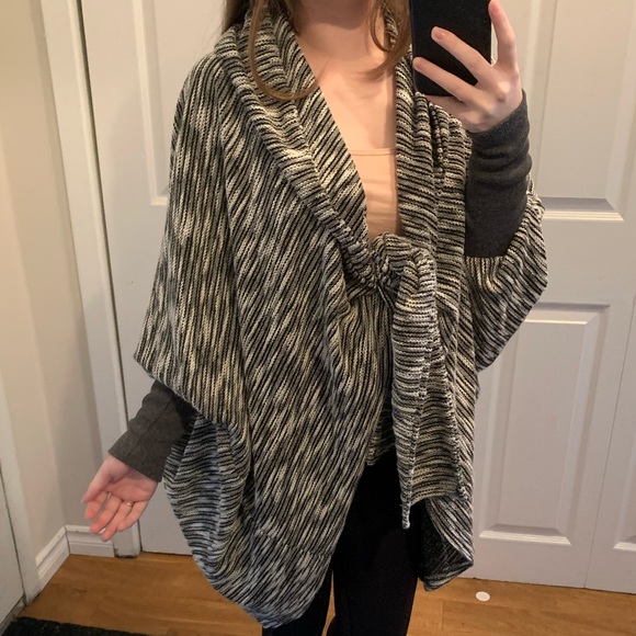 Cardigan wrap - Picture 1 of 8